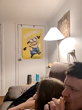 Snapshot of biggnipz chatting on 10.14.25 biggnipz online show from 10.14.25