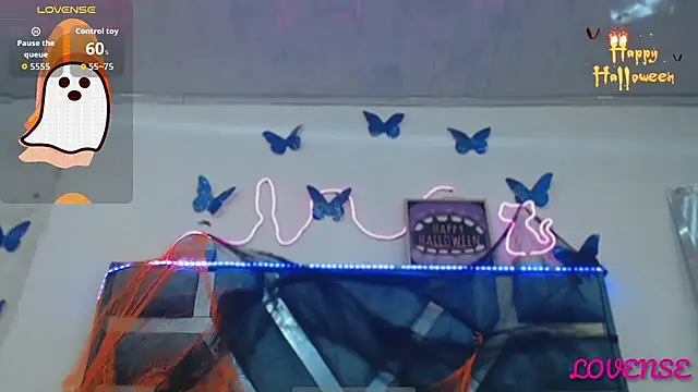 Snapshot of Roxan_Fox- chatting on 10.28.25 Roxan Fox- online show from 10.28.25