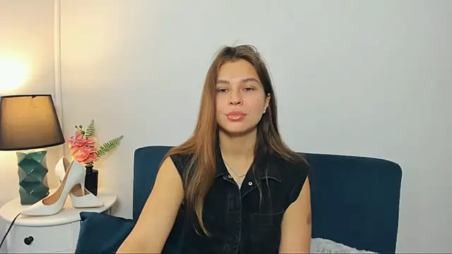 Snapshot of CamilaAmazing chatting on 09.18.25 CamilaAmazing online show from 09.18.25