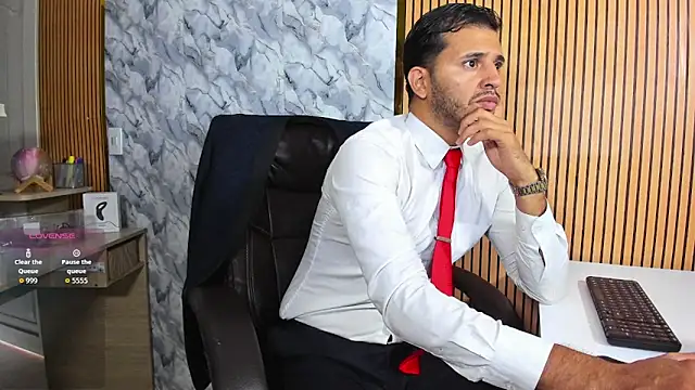 Hideintheoffice online show from 03.11.26