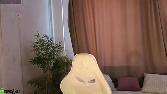 Snapshot of Cheryl__Brown chatting on 06.19.26 Cheryl Brown online show from 06.19.26