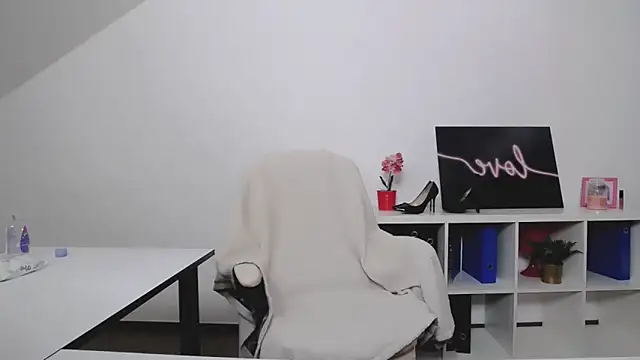 Snapshot of Lia_Benini chatting on 01.11.25 Lia Benini online show from 01.11.25