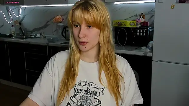 Snapshot of Sweet_white_chocolate chatting on 02.09.26 Sweet white chocolate online show from 02.09.26