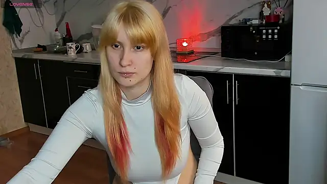 Snapshot of Sweet_white_chocolate chatting on 02.24.26 Sweet white chocolate online show from 02.24.26