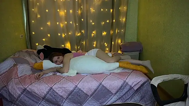 Snapshot of IlonaMurf chatting on 02.08.25 IlonaMurf online show from 02.08.25