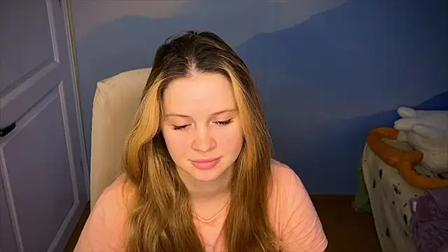 Snapshot of IlonaMurf chatting on 09.13.25 IlonaMurf online show from 09.13.25