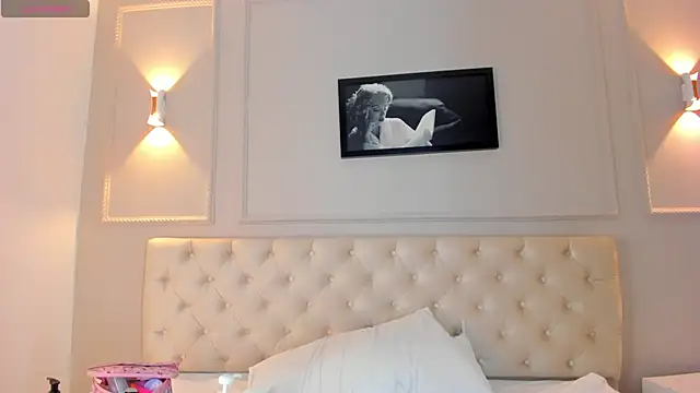 anniemartinezz online show from 12.19.24