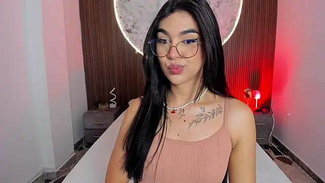 Snapshot of RoseCassie chatting on 05.11.26 RoseCassie online show from 05.11.26