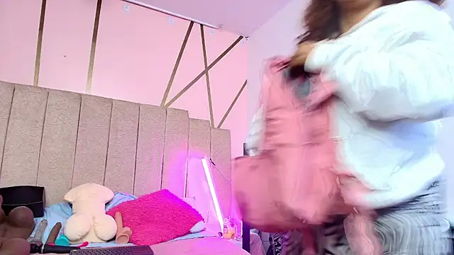 lauraltt online show from 11.25.25