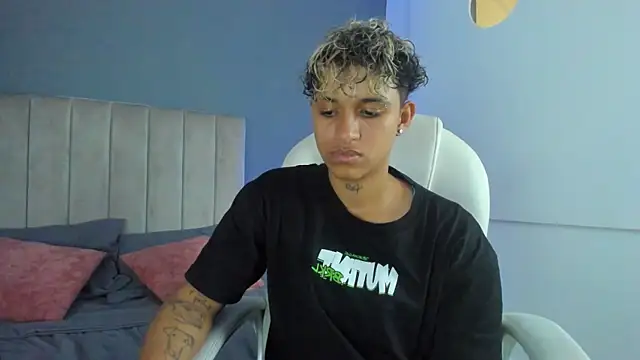 Dominick jones online show from 01.12.25