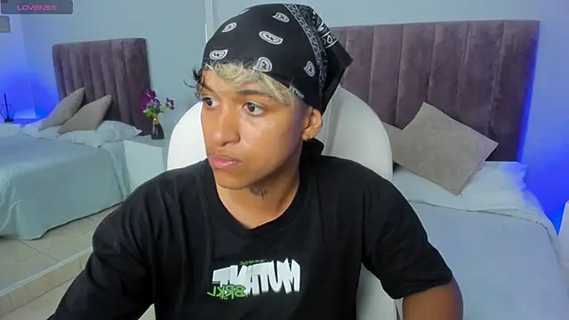 Dominick jones online show from 02.11.25