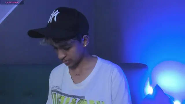 Dominick jones online show from 03.03.25