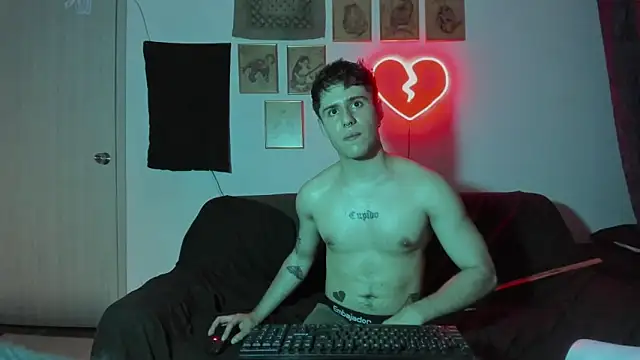 Snapshot of Antonello_Vannucci chatting on 01.01.25 Antonello Vannucci online show from 01.01.25