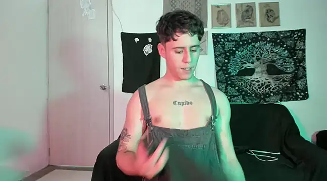 Snapshot of Antonello_Vannucci chatting on 01.28.25 Antonello Vannucci online show from 01.28.25