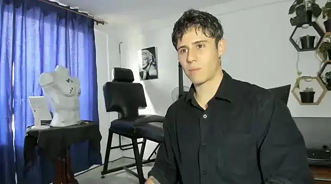 Snapshot of Antonello_Vannucci chatting on 03.05.25 Antonello Vannucci online show from 03.05.25