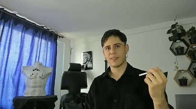 Snapshot of Antonello_Vannucci chatting on 03.12.25 Antonello Vannucci online show from 03.12.25