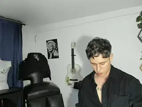 Snapshot of Antonello_Vannucci chatting on 03.16.25 Antonello Vannucci online show from 03.16.25