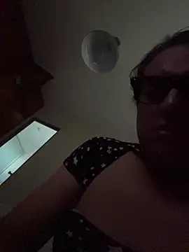 NikkelSofia online show from 10.24.25