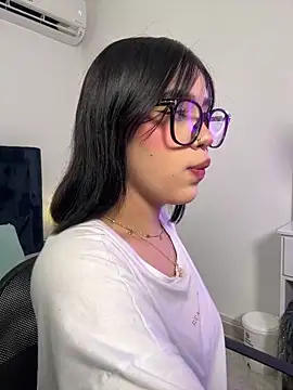 Lily Woodz online show from 02.09.26