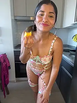 Snapshot of AlejandritaMilano chatting on 01.14.26 AlejandritaMilano online show from 01.14.26