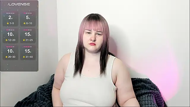 Snapshot of Anna_Nott chatting on 10.28.25 Anna Nott online show from 10.28.25