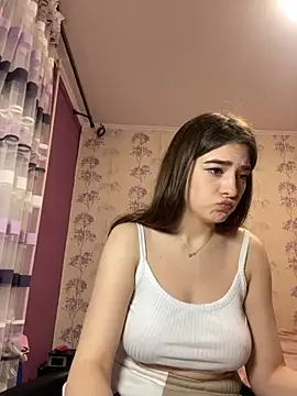 Snapshot of Sofiy_a chatting on 12.21.24 Sofiy a online show from 12.21.24