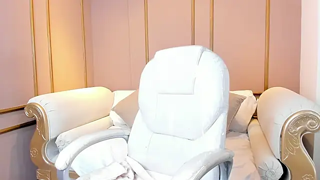 PerlaPreciosa online show from 11.12.25