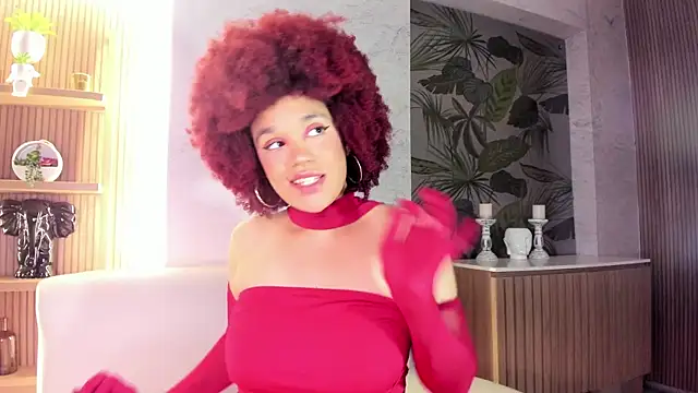 Snapshot of loladupont chatting on 05.18.26 loladupont online show from 05.18.26