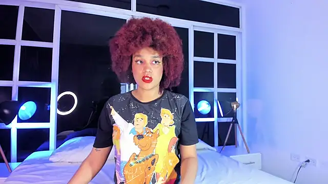 Snapshot of loladupont chatting on 05.22.26 loladupont online show from 05.22.26