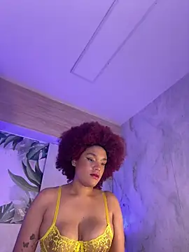Snapshot of loladupont chatting on 06.04.26 loladupont online show from 06.04.26