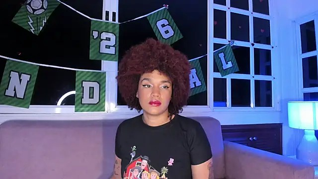 Snapshot of loladupont chatting on 06.13.26 loladupont online show from 06.13.26