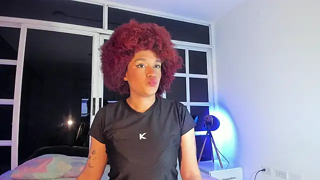 Snapshot of loladupont chatting on 07.04.26 loladupont online show from 07.04.26