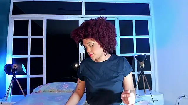 Snapshot of loladupont chatting on 07.29.26 loladupont online show from 07.29.26