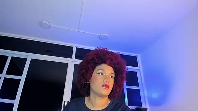 Snapshot of loladupont chatting on 08.05.26 loladupont online show from 08.05.26