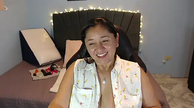 Snapshot of AngelRouss chatting on 01.27.25 AngelRouss online show from 01.27.25