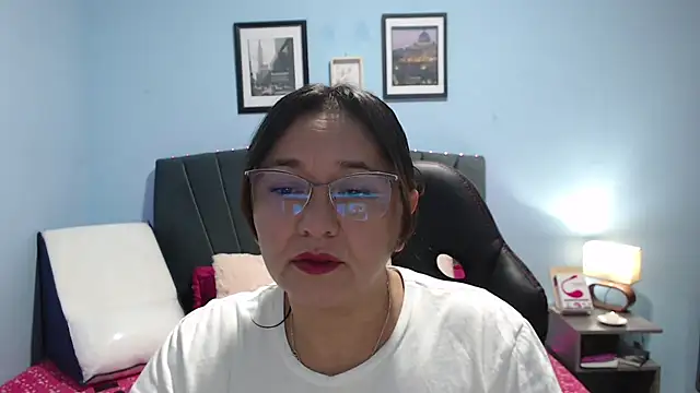 Snapshot of AngelRouss chatting on 03.14.25 AngelRouss online show from 03.14.25
