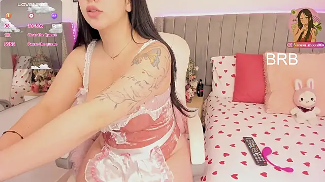 Snapshot of vanesa_moon__ chatting on 07.04.26 vanesa moon online show from 07.04.26