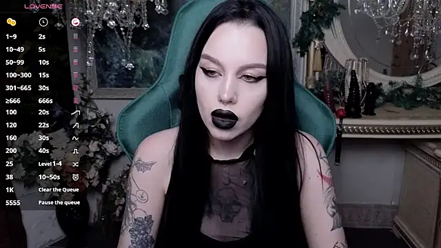 Snapshot of alexx_succubus chatting on 01.28.25 alexx succubus online show from 01.28.25