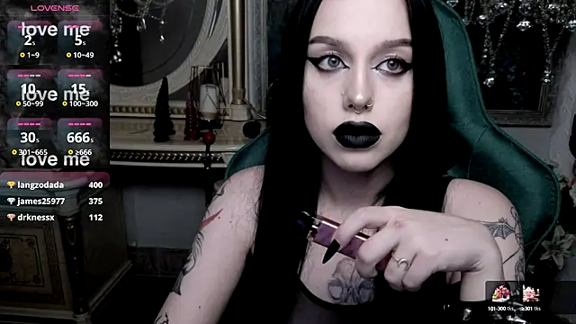 Snapshot of alexx_succubus chatting on 03.04.25 alexx succubus online show from 03.04.25