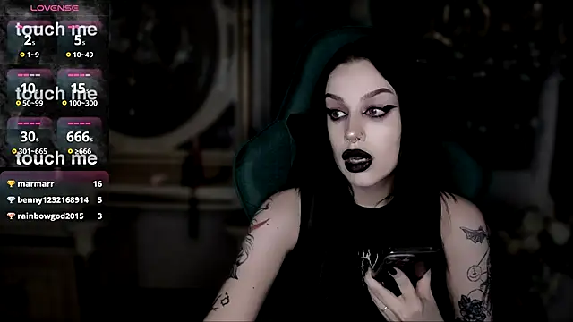 Snapshot of alexx_succubus chatting on 03.07.25 alexx succubus online show from 03.07.25