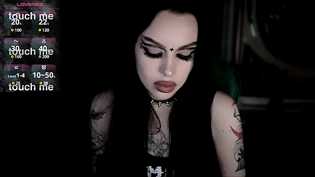 Snapshot of alexx_succubus chatting on 03.22.25 alexx succubus online show from 03.22.25