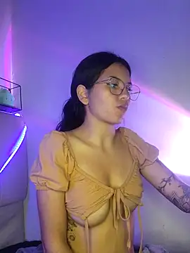 Snapshot of Rosita_forever_ chatting on 03.08.25 Rosita forever online show from 03.08.25