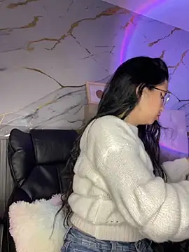 Snapshot of Rosita_forever_ chatting on 10.11.25 Rosita forever online show from 10.11.25