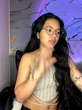 Snapshot of Rosita_forever_ chatting on 10.13.25 Rosita forever online show from 10.13.25