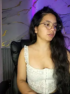 Snapshot of Rosita_forever_ chatting on 10.20.25 Rosita forever online show from 10.20.25