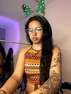 Snapshot of Rosita_forever_ chatting on 11.25.25 Rosita forever online show from 11.25.25