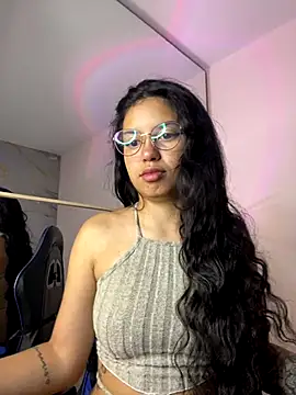 Snapshot of Rosita_forever_ chatting on 11.28.25 Rosita forever online show from 11.28.25