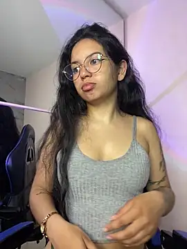 Snapshot of Rosita_forever_ chatting on 12.22.25 Rosita forever online show from 12.22.25