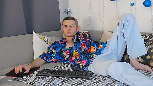 Snapshot of Devin_Jay chatting on 12.26.24 Devin Jay online show from 12.26.24