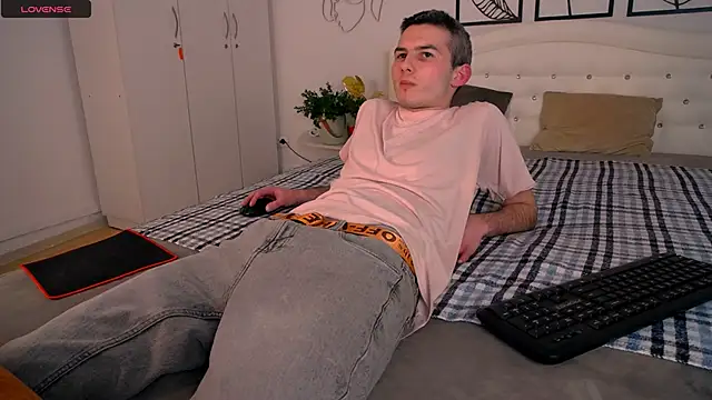 Snapshot of Devin_Jay chatting on 02.04.25 Devin Jay online show from 02.04.25